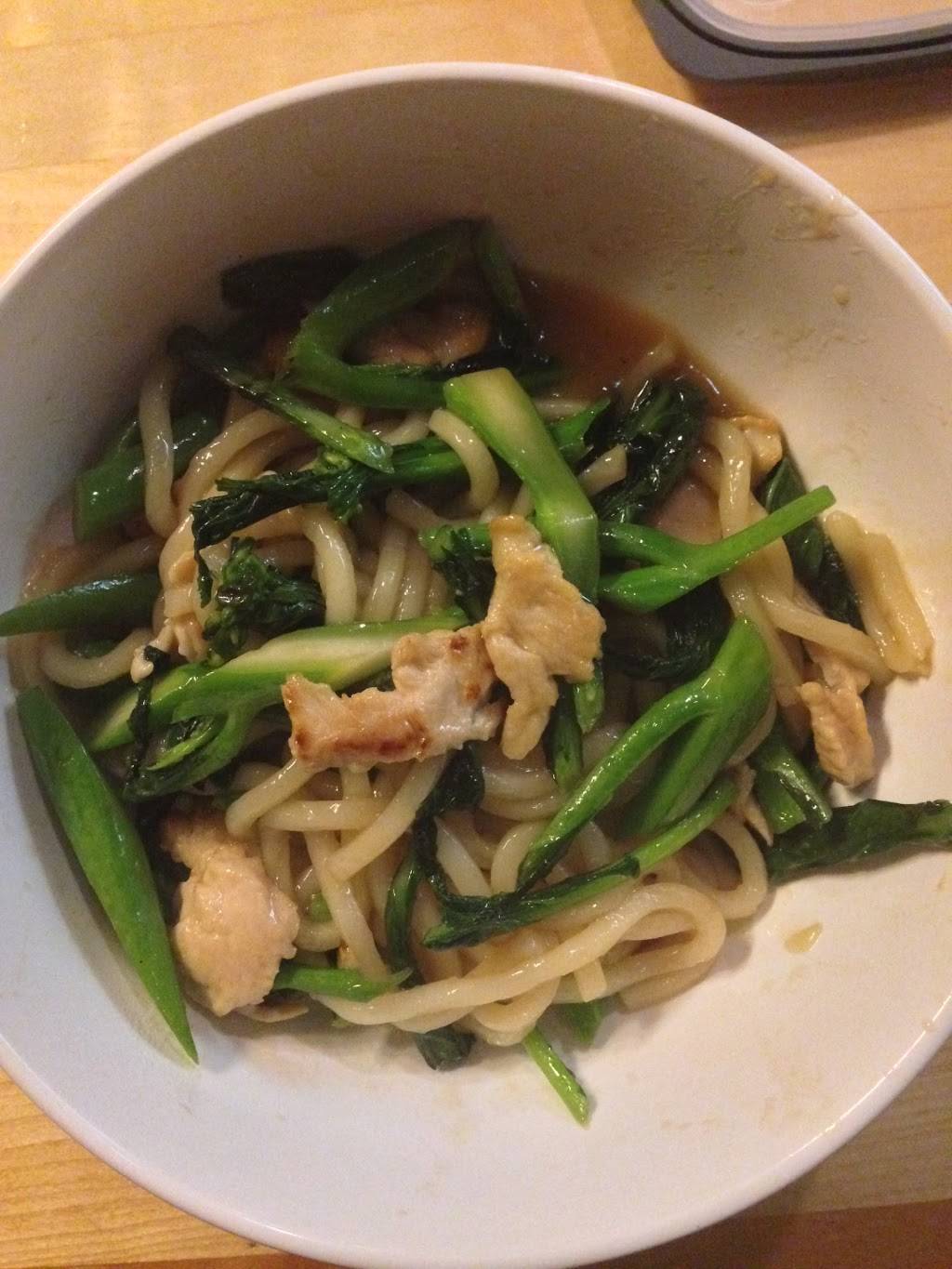 Lis Noodles | restaurant | 10915 Monroe Rd Suite F, Matthews, NC 28105, USA | 7042468978 OR +1 704-246-8978