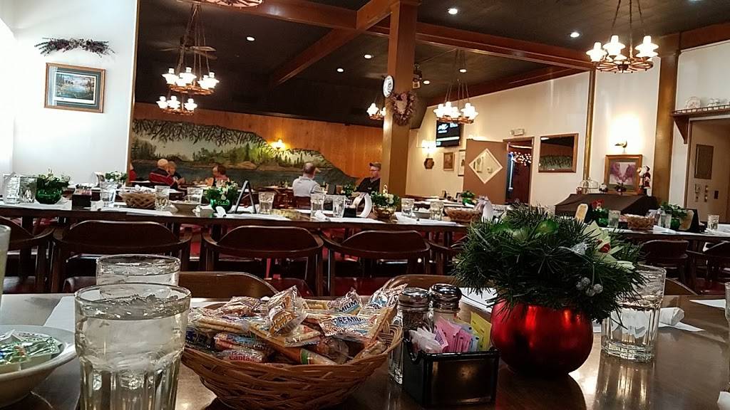 Miss Karols Fine Food & Beverage | restaurant | 1802, 1140 E Walnut St, Watseka, IL 60970, USA | 8154322875 OR +1 815-432-2875