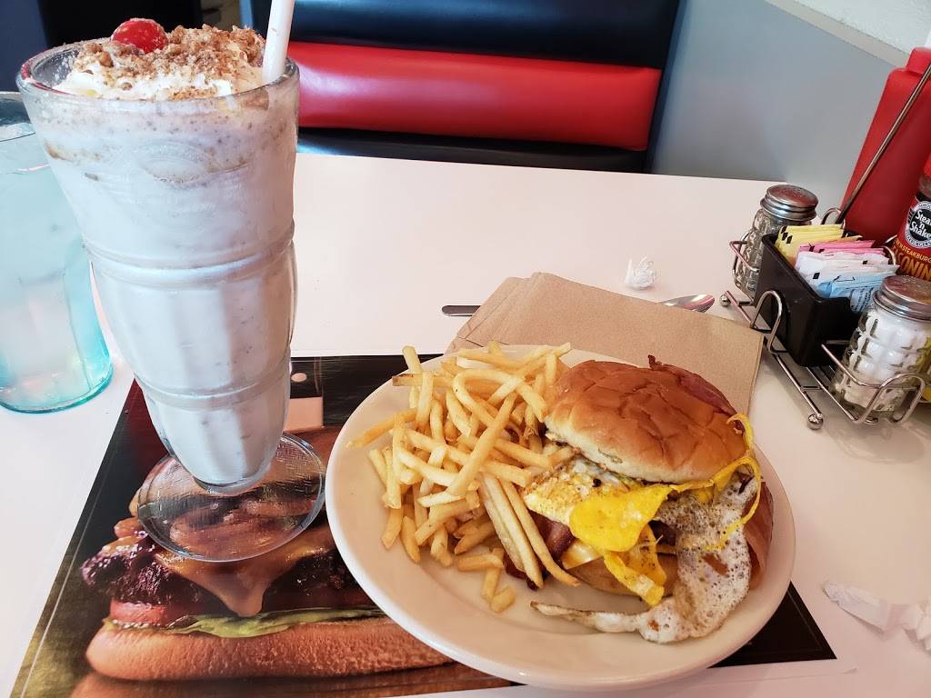Steak n Shake | restaurant | 2806 Commerce Dr, Coralville, IA 52241, USA | 3198006117 OR +1 319-800-6117