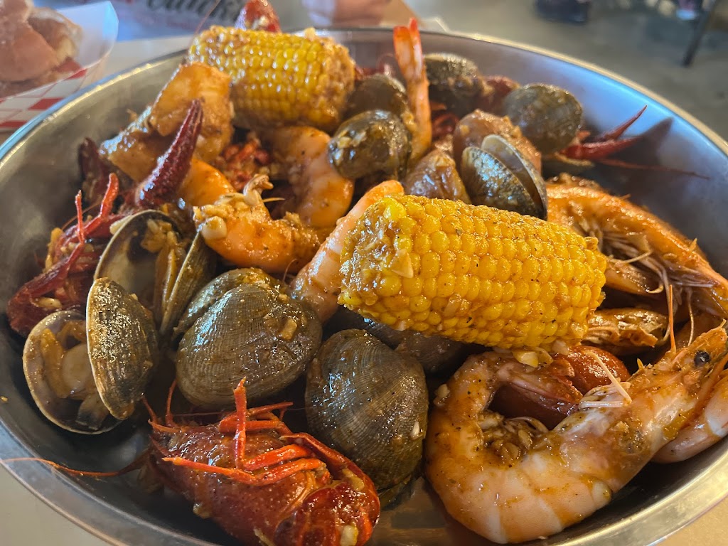 Cajun Crackn | restaurant | 275 Ranch Dr, Milpitas, CA 95035, USA | 4084716765 OR +1 408-471-6765