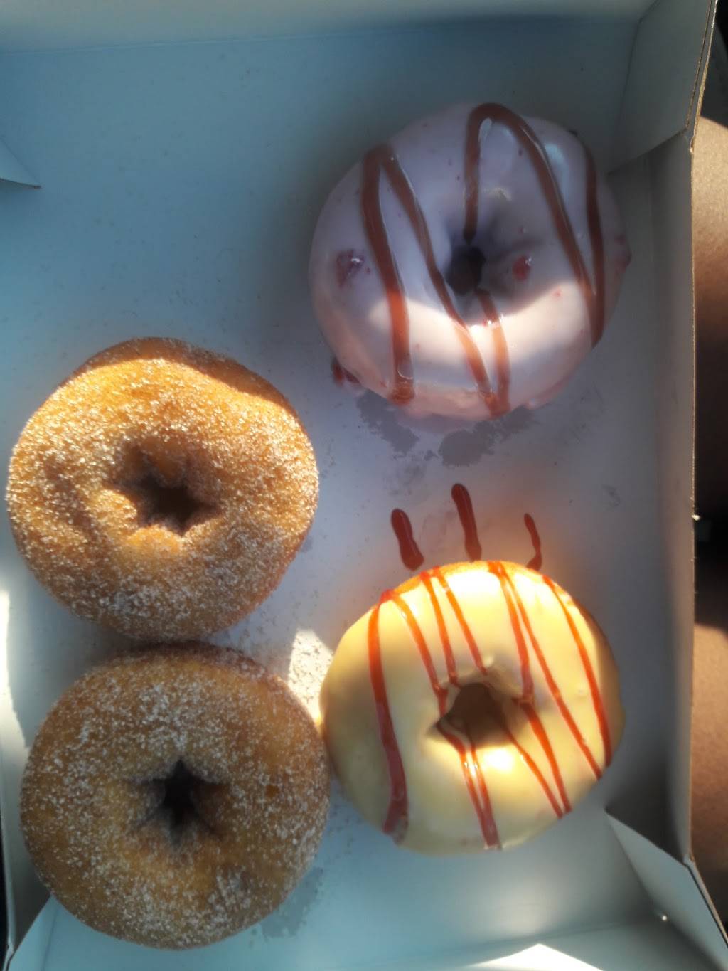 Duck Donuts - Cross Hill Market | bakery | Cross Hill Market, 702 Cross Hill Rd 100 B, Columbia, SC 29205, USA | 8038887424 OR +1 803-888-7424