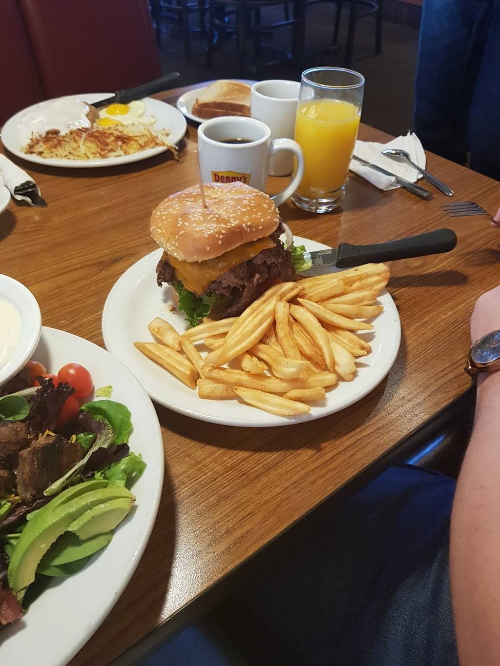 Dennys | restaurant | 4121 W Anthem Way, Anthem, AZ 85086, USA | 6235512704 OR +1 623-551-2704