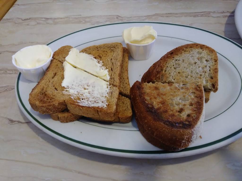 The Plaza Diner | restaurant | 126 Bloomfield Ave, Bloomfield, NJ 07003, USA | 9737483646 OR +1 973-748-3646