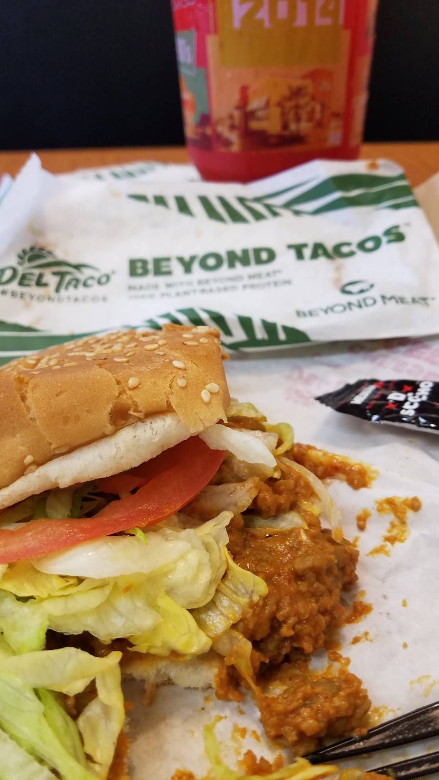 Del Taco | meal takeaway | 16805 Slover Ave, Fontana, CA 92337, USA | 9093571804 OR +1 909-357-1804