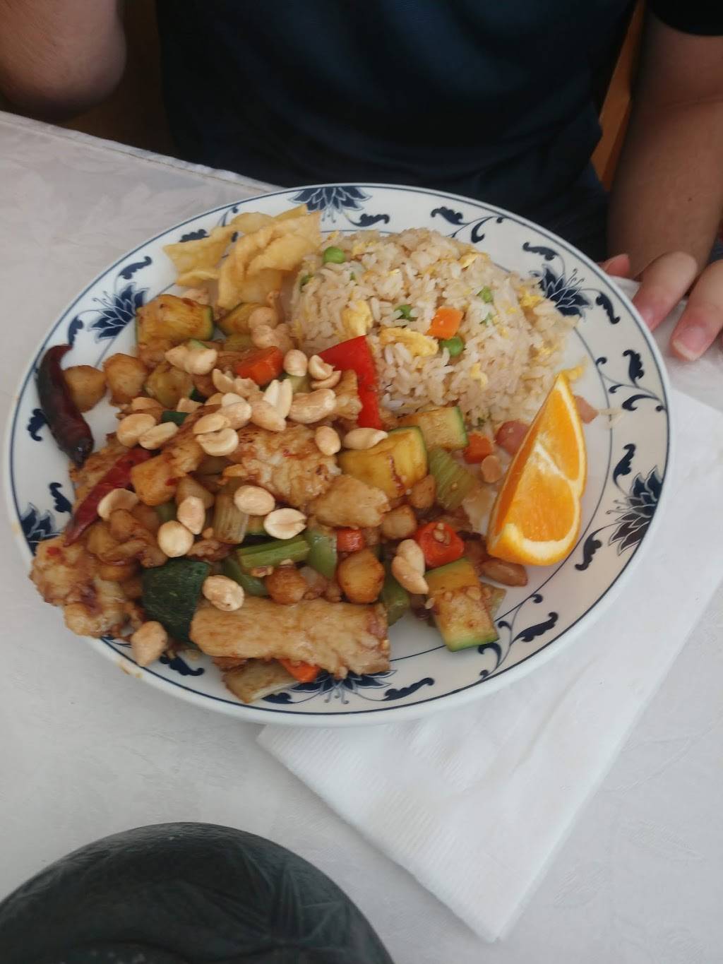 Hong Kong Garden | restaurant | 14 Seascape Village, Aptos, CA 95003, USA | 8316883869 OR +1 831-688-3869