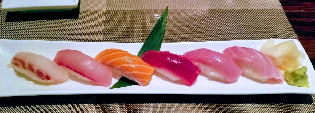 Mirai Sushi | restaurant | 990 N Mies Van Der Rohe Way, Chicago, IL 60611, USA | 3122809100 OR +1 312-280-9100