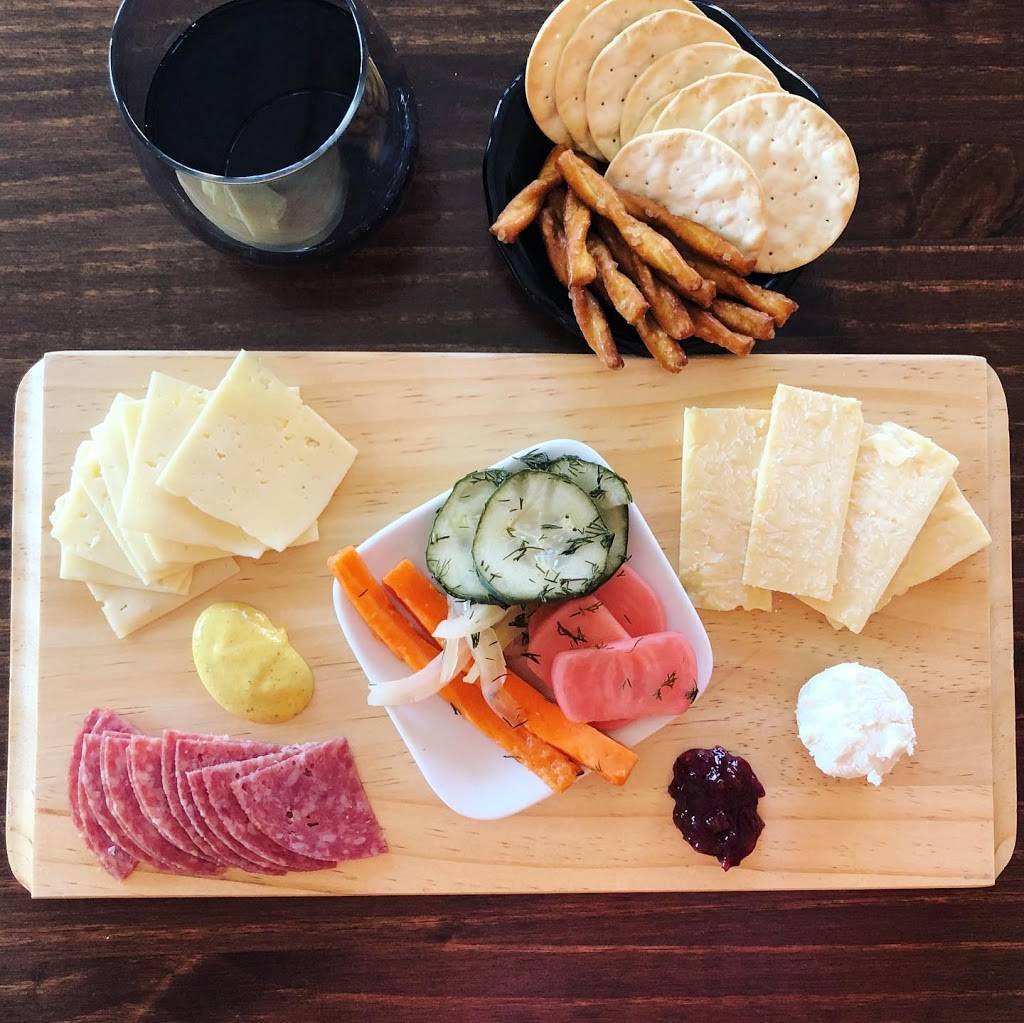 Mary Ellens Bistro | restaurant | 300 13th Ave NE, Minneapolis, MN 55413, USA | 6124161669 OR +1 612-416-1669