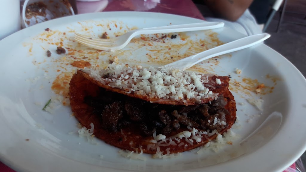 M & M Mini Market & Restaurant | restaurant | 5811 Compton Ave, Los Angeles, CA 90011, USA | 3235897479 OR +1 323-589-7479