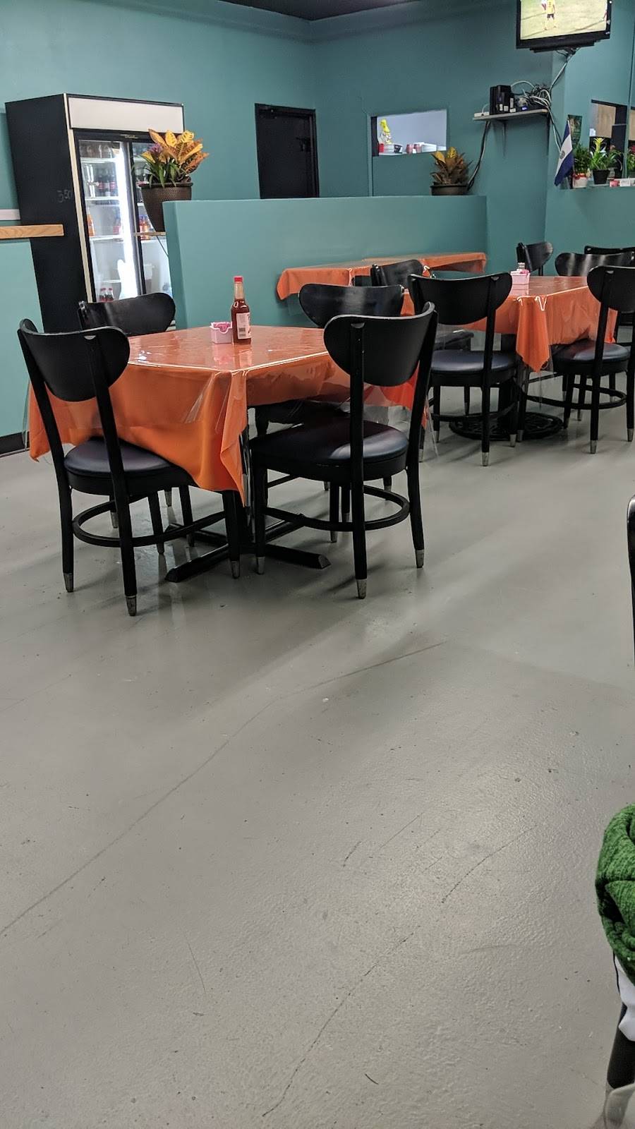 El Pulgarcito Pupuseria | restaurant | 1738 W Chapman Ave, Orange, CA 92868, USA | 7146029707 OR +1 714-602-9707