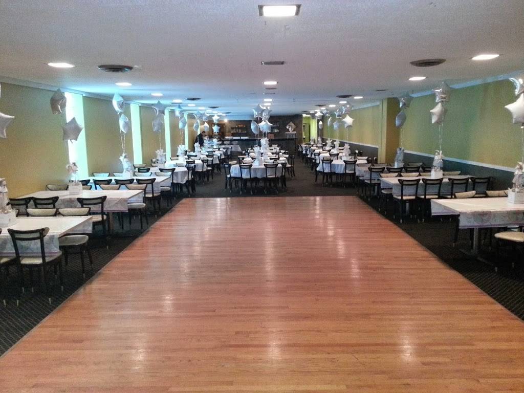 Town Hall Bowl and Banquet | restaurant | 5025 W 25th St, Cicero, IL 60804, USA | 7088630300 OR +1 708-863-0300