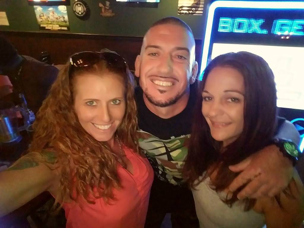 Slizzy McGees | restaurant | 6201 12th St N, St. Petersburg, FL 33702, USA | 7272893118 OR +1 727-289-3118