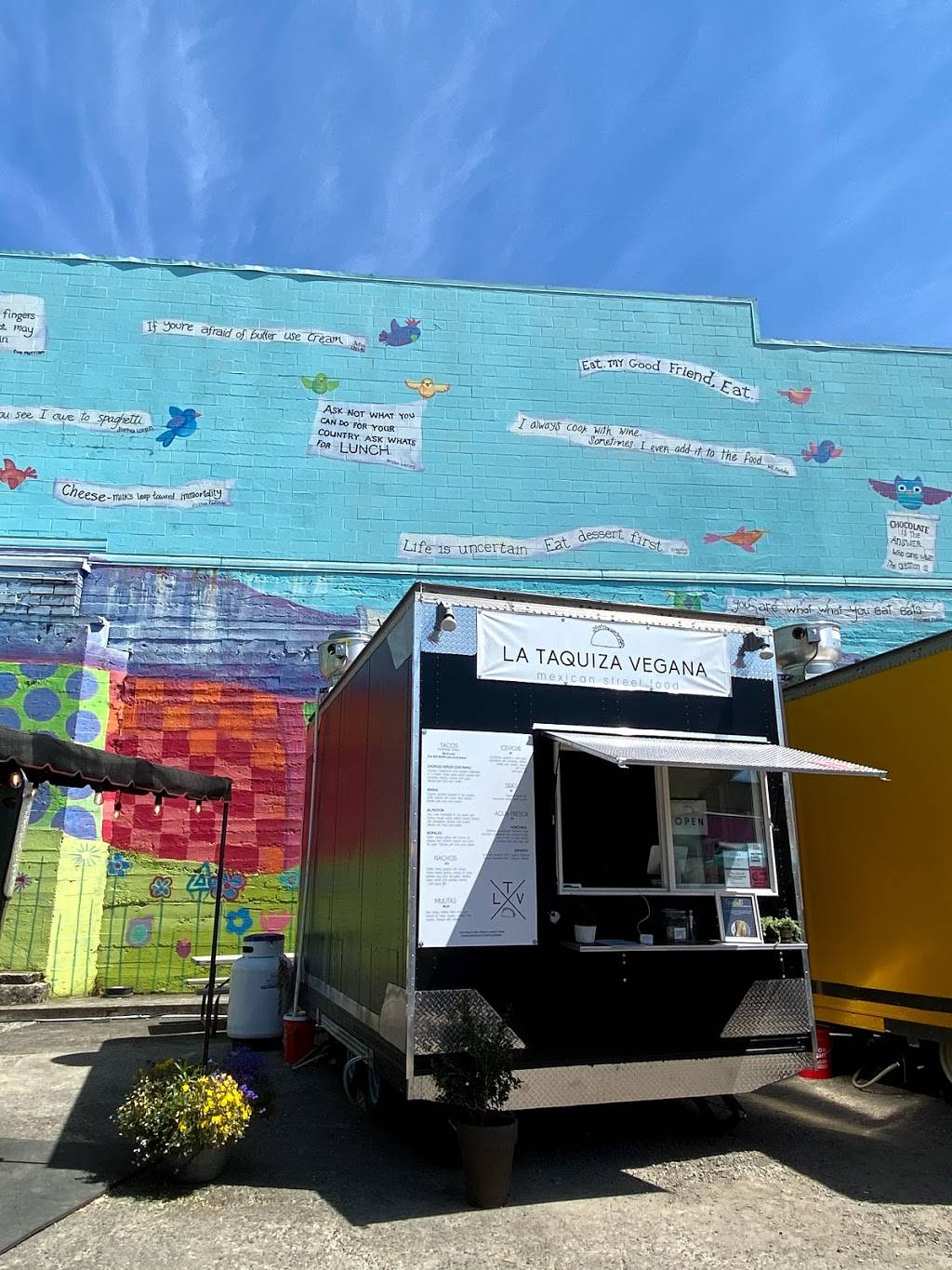 La Taquiza Vegana | restaurant | 5235 NE Sandy Blvd, Portland, OR 97213, USA | 5038935449 OR +1 503-893-5449