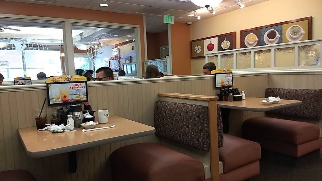 IHOP | restaurant | 817 First Colonial Road, Virginia Beach, VA 23451, USA | 7574229134 OR +1 757-422-9134