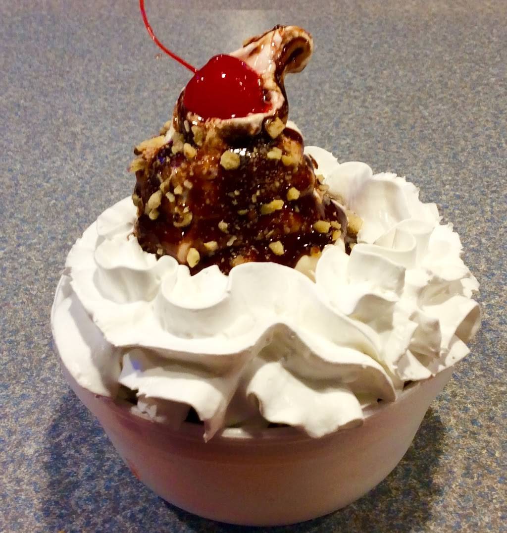 Sallys On Broadway | restaurant | 263 Broadway St, Springville, IA 52336, USA | 3198549982 OR +1 319-854-9982