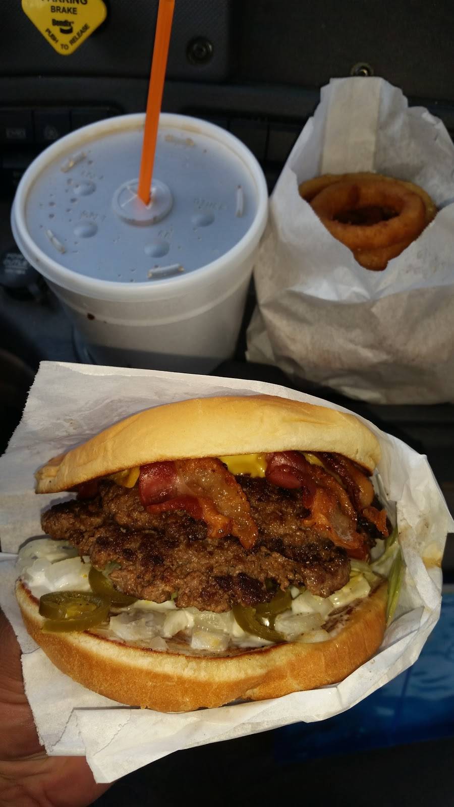 Brads Burgers | restaurant | 105 W 6th St, Lampasas, TX 76550, USA | 5125563144 OR +1 512-556-3144