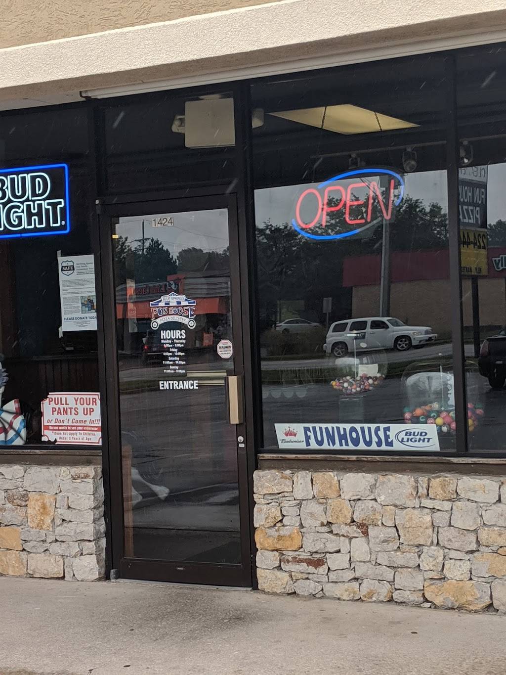 Fun House Pizza Delivery | meal delivery | 1420 MO-7, Blue Springs, MO 64014, USA | 8162244442 OR +1 816-224-4442