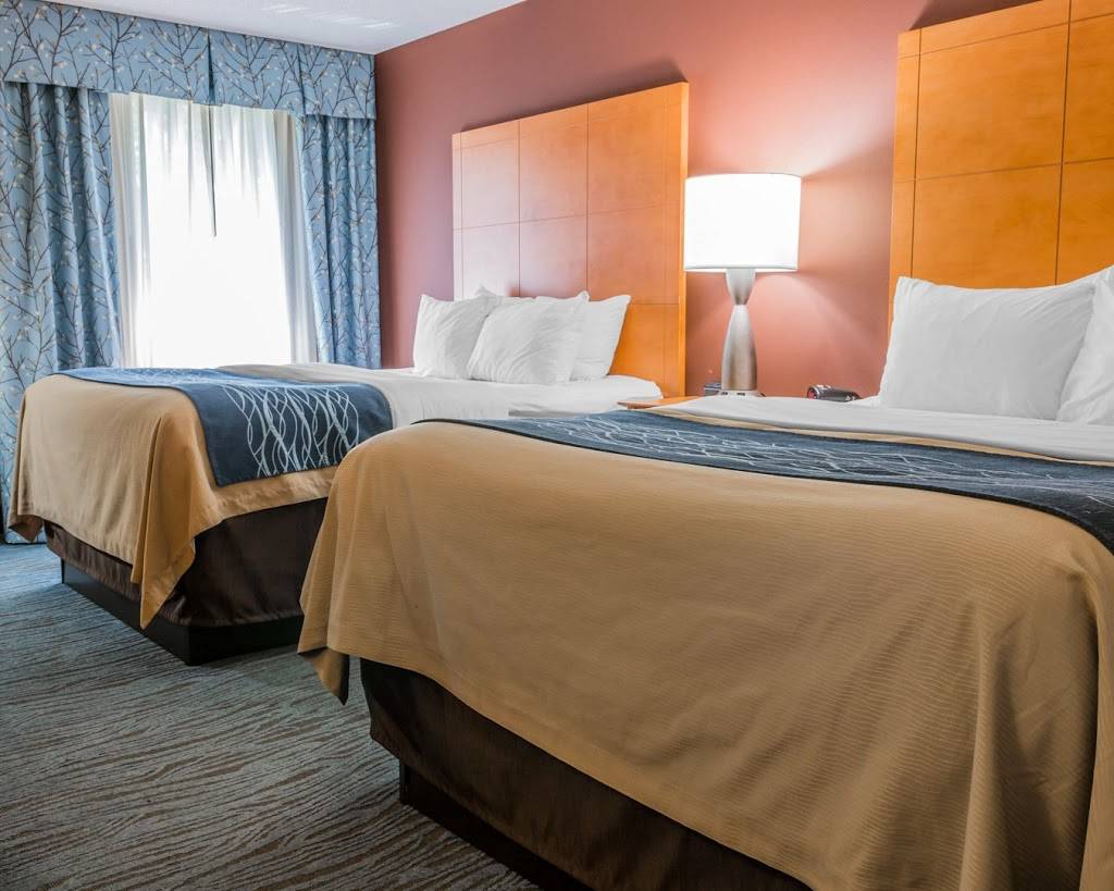 Comfort Inn | restaurant | 40455 Ann Arbor Rd, Plymouth, MI 48170, USA | 7344558100 OR +1 734-455-8100