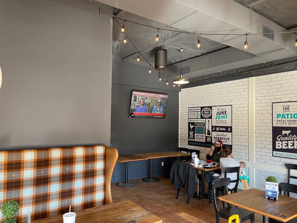 Burgers Blues Barbecue | restaurant | 168 W Government St, Brandon, MS 39042, USA | 6018292500 OR +1 601-829-2500
