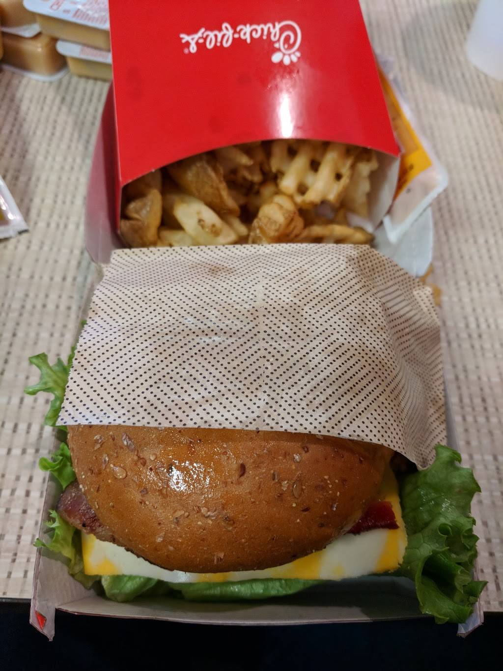 Chick-fil-A | restaurant | 425 W Sunshine St, Springfield, MO 65807, USA | 4178664232 OR +1 417-866-4232