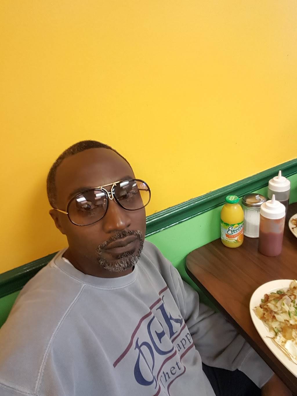 Sunrise Breakfast | restaurant | 1916 Washington Ln, Philadelphia, PA 19138, USA | 2155481109 OR +1 215-548-1109