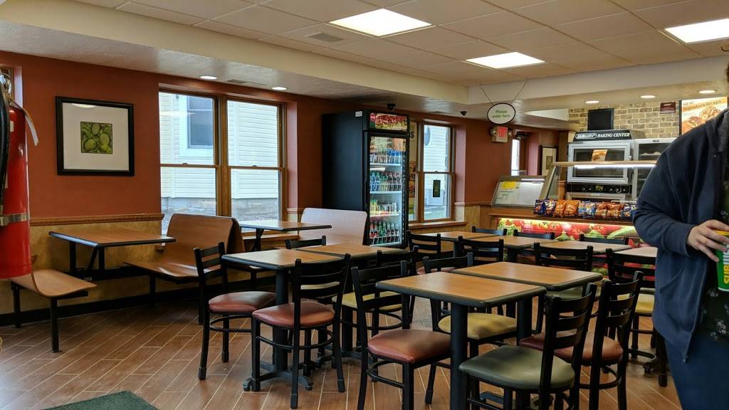 Subway | restaurant | 60 N, Portage St, Doylestown, OH 44230, USA | 3306582500 OR +1 330-658-2500
