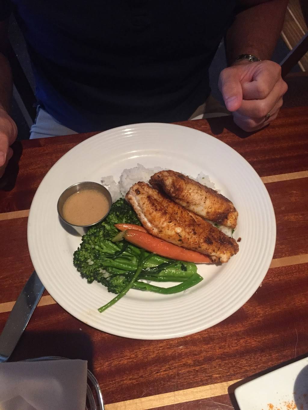 Marker 92 Waterfront Bar & Bistro | restaurant | 5961 Silver King Blvd, Cape Coral, FL 33914, USA | 2395415600 OR +1 239-541-5600