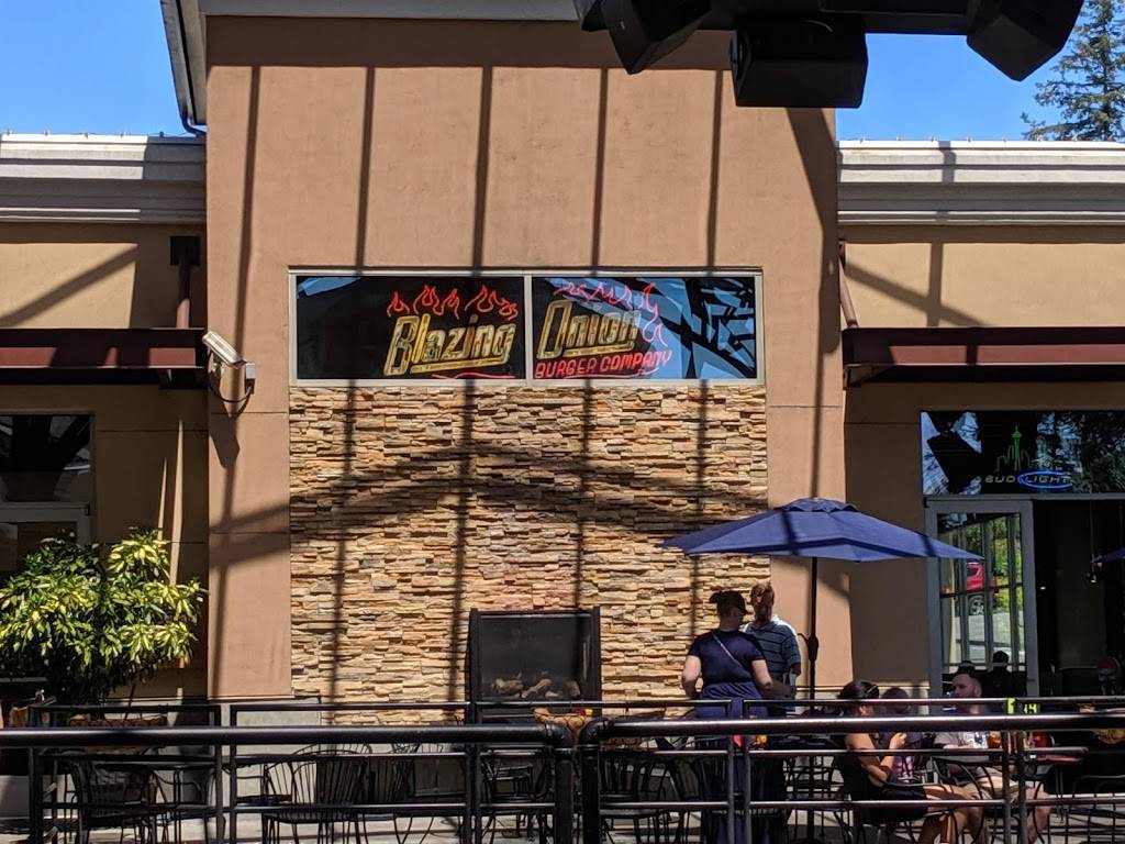 Blazing Onion Burger Company | restaurant | 15115 Main St, Mill Creek, WA 98012, USA | 4253384445 OR +1 425-338-4445