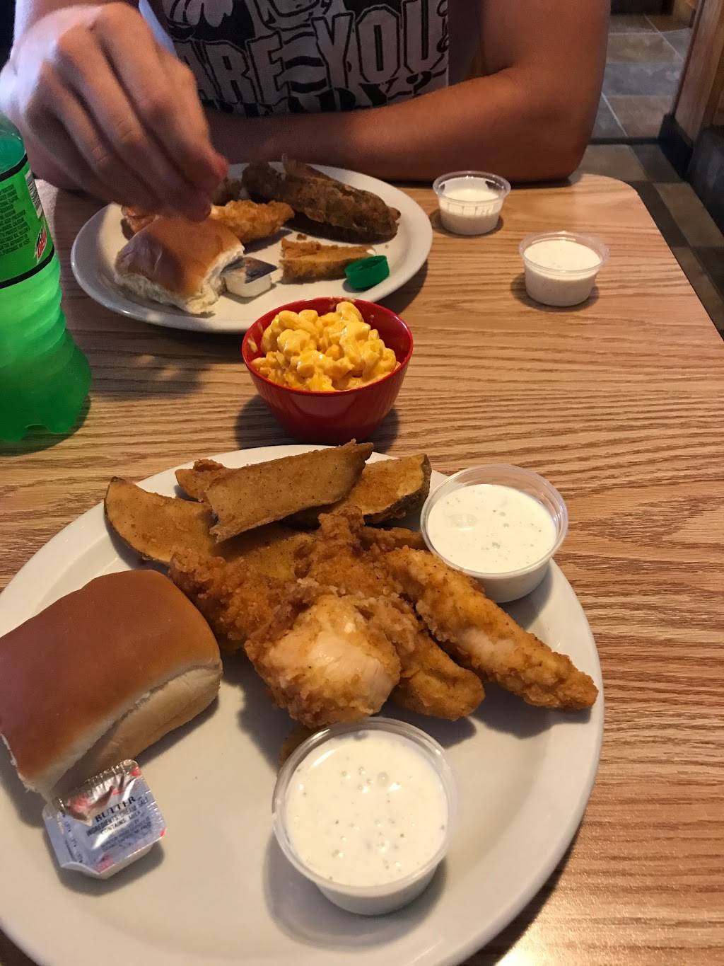 Dodsons On Broadway | restaurant | 313 W Broadway St, New Lexington, OH 43764, USA | 7403421100 OR +1 740-342-1100