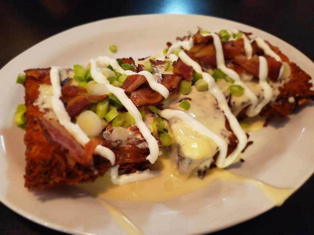 Fat Joes Bar and Grill | restaurant | 15 W Division St, Fond du Lac, WI 54935, USA | 9209333833 OR +1 920-933-3833