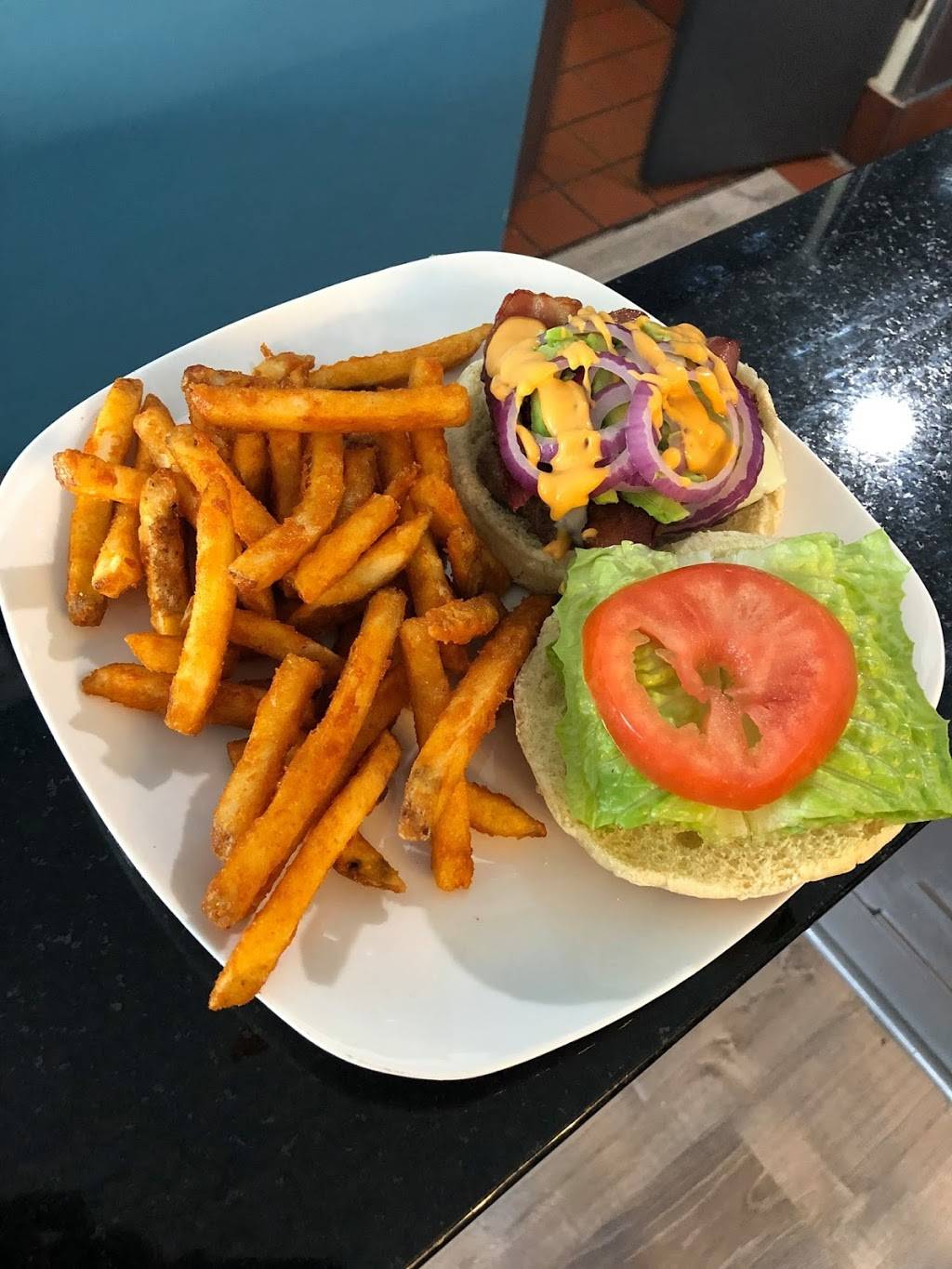 Restaurant Di Nos | restaurant | 908 Main St, Pawtucket, RI 02860, USA | 4017537991 OR +1 401-753-7991