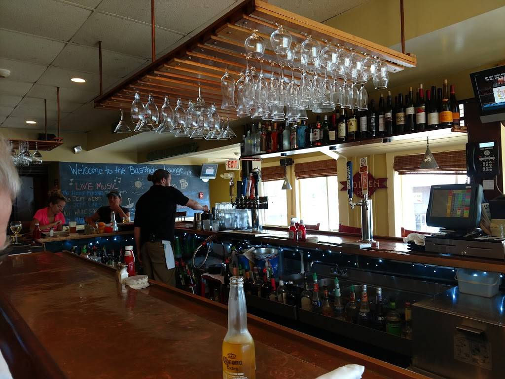 Walters Basin | restaurant | 859 US-3, Holderness, NH 03245, USA | 6039684412 OR +1 603-968-4412