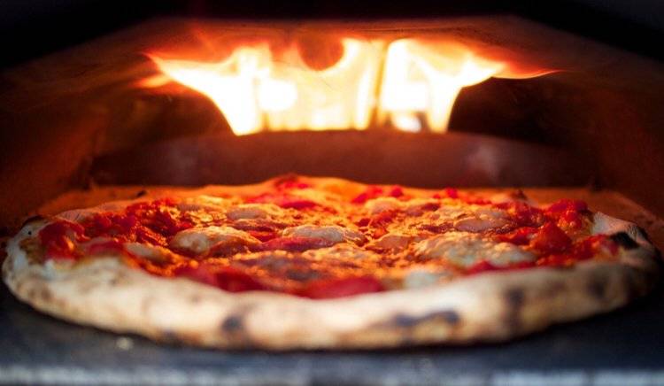 Da Crust Pizza & Liquor Store | restaurant | 13444 California St, Yucaipa, CA 92399, USA | 9099180084 OR +1 909-918-0084