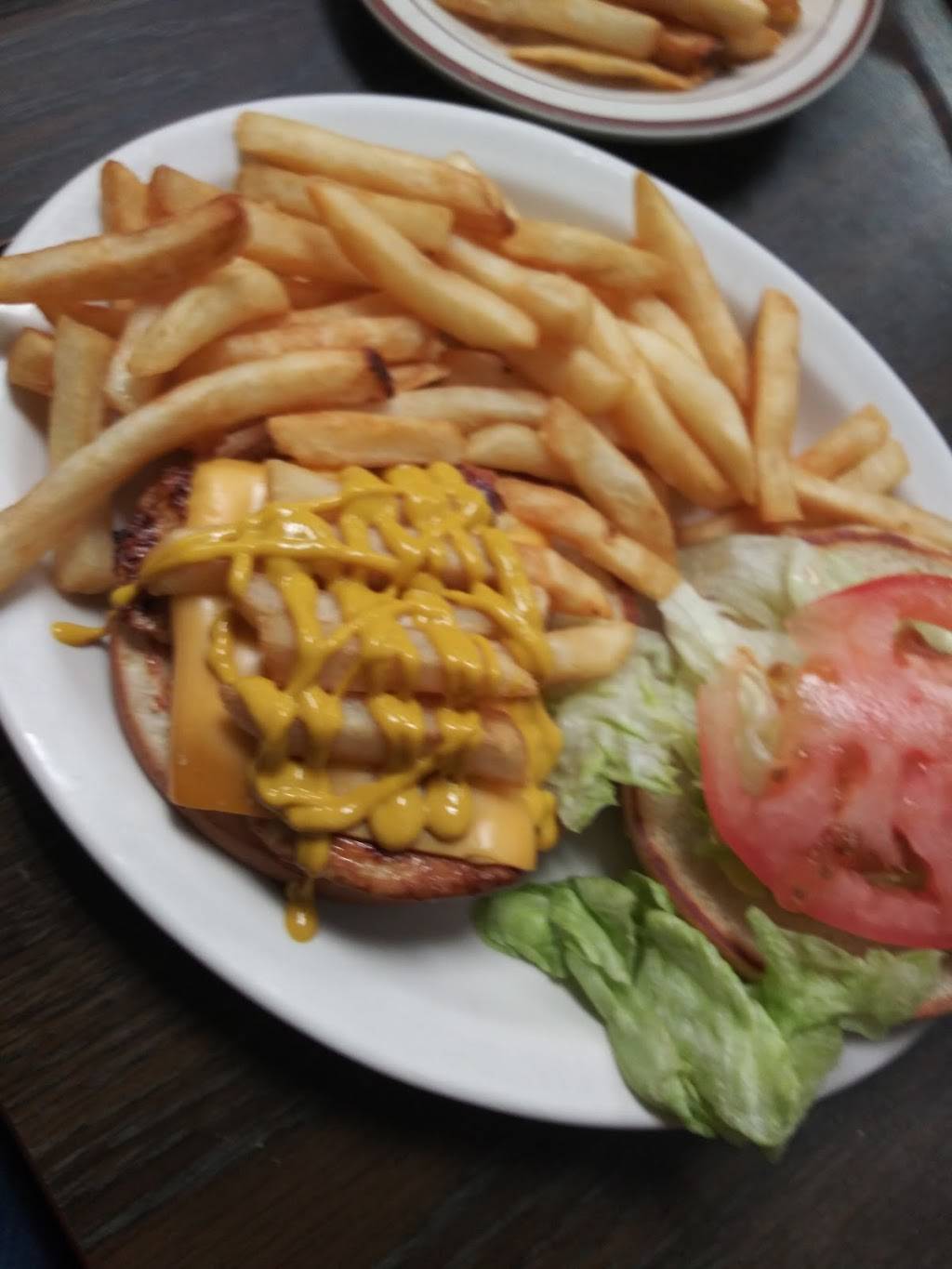 Steves Doghouse | restaurant | 3850 Pearl Rd, Cleveland, OH 44109, USA | 2163981446 OR +1 216-398-1446