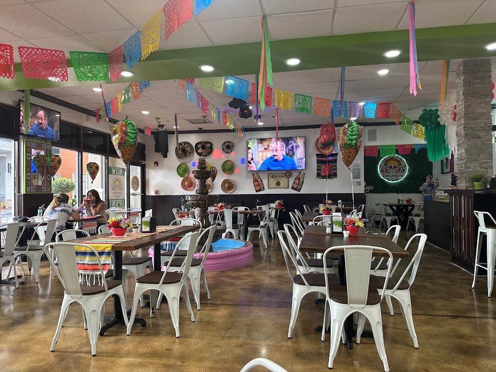 GuacaTacos | restaurant | 2203 N Commerce Pkwy, Weston, FL 33326, USA | 9546879775 OR +1 954-687-9775