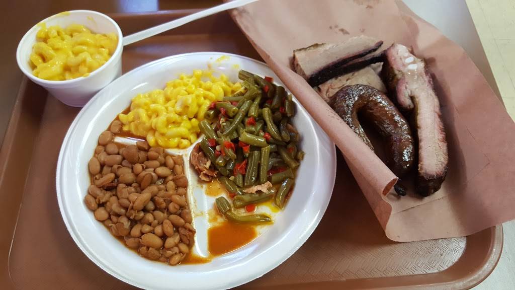 Lockhart Chisholm Trail BBQ | restaurant | 1323 S Colorado St, Lockhart, TX 78644, USA | 5123986027 OR +1 512-398-6027