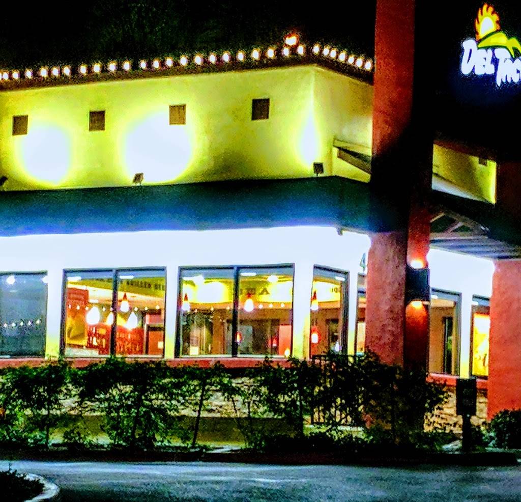 Del Taco | meal takeaway | 4547 Campus Dr, Irvine, CA 92612, USA | 9498547102 OR +1 949-854-7102