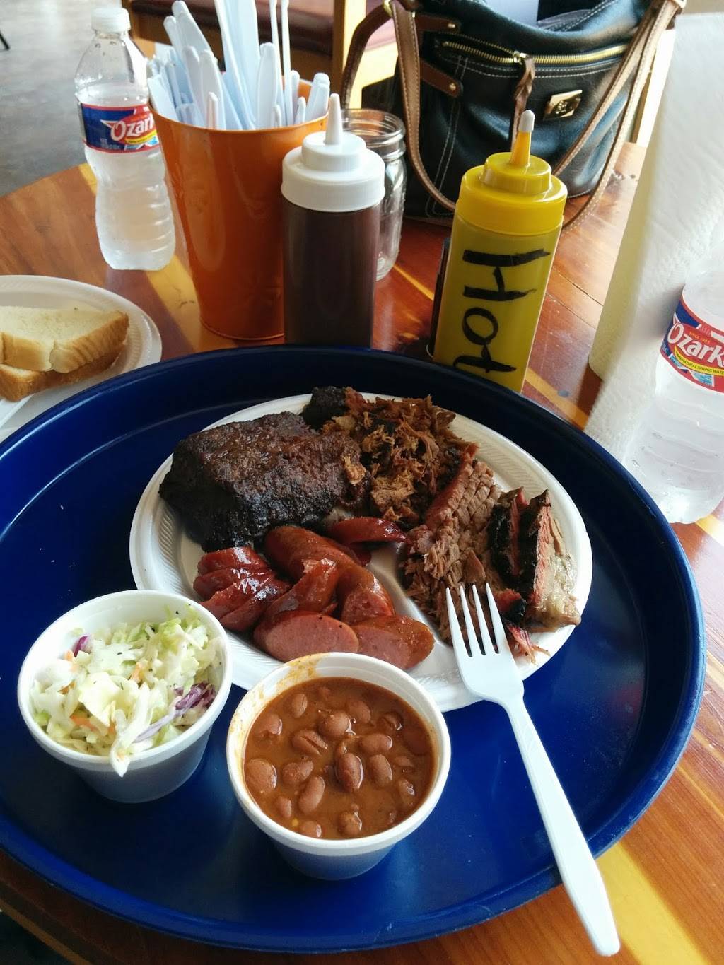 Roosters GuitarBQ | restaurant | 2650 Camp Crucis Ct, Granbury, TX 76048, USA | 6155961202 OR +1 615-596-1202