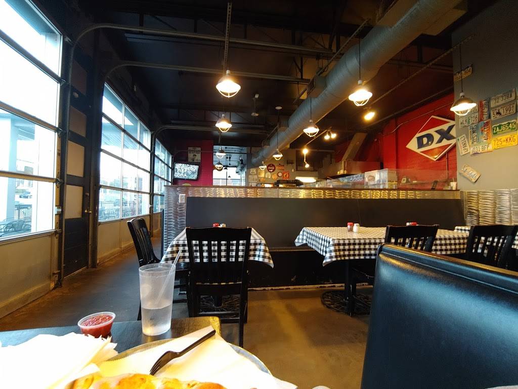 Pizza 51 | restaurant | 5060 Oak St, Kansas City, MO 64112, USA | 8165311151 OR +1 816-531-1151