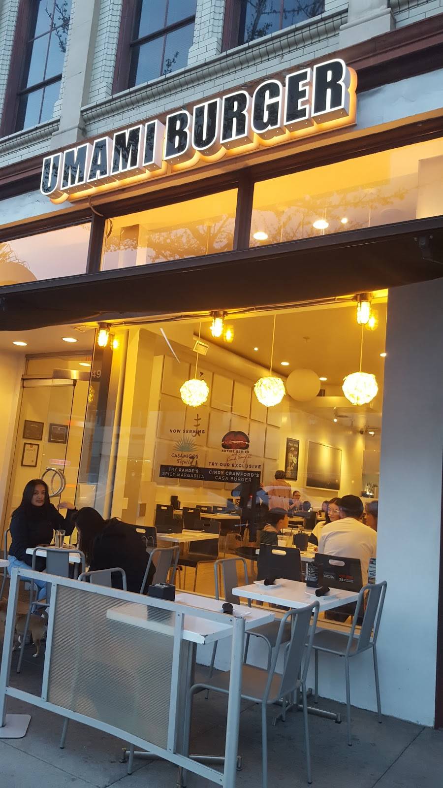 Umami Burger Pasadena | restaurant | 49 E W Colorado Blvd, Pasadena, CA 91105, USA | 6267998626 OR +1 626-799-8626