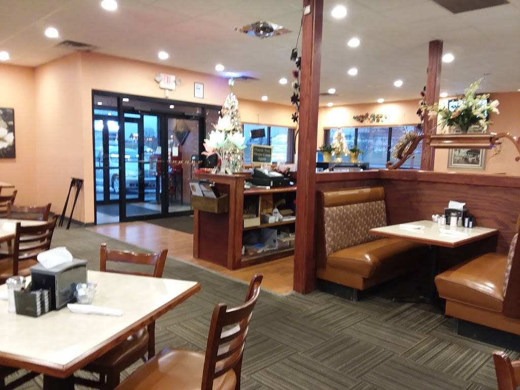 New Hollywood Family Restaurant | restaurant | 2812 New Pinery Rd, Portage, WI 53901, USA | 6087422122 OR +1 608-742-2122