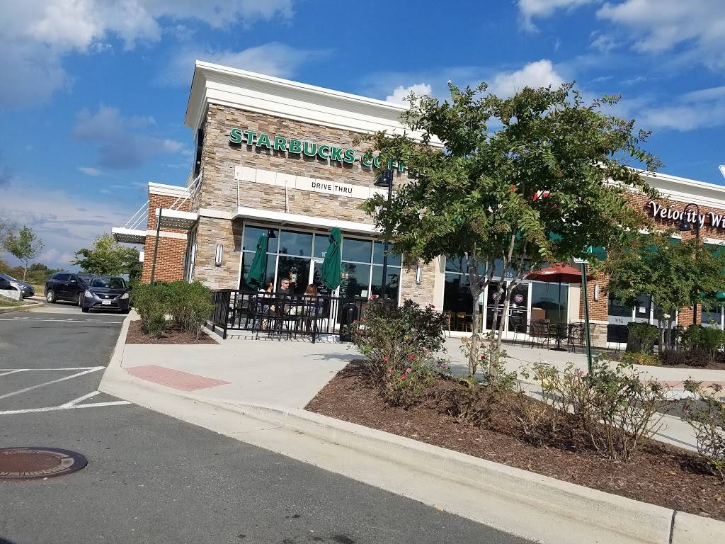 Starbucks | cafe | 25360 Eastern Marketplace Plaza Suite 100, Chantilly, VA 20152, USA | 5713674948 OR +1 571-367-4948