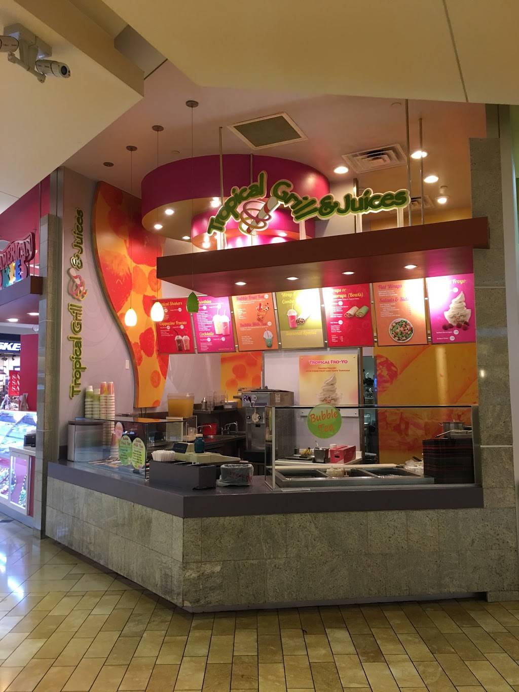 Tropical Grill & Juices | restaurant | 5001 Monroe St, Toledo, OH 43623, USA | 4194757217 OR +1 419-475-7217