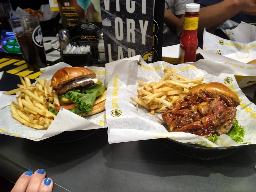 Buffalo Wild Wings | meal takeaway | 859 N Promenade Pkwy, Casa Grande, AZ 85194, USA | 5208369464 OR +1 520-836-9464