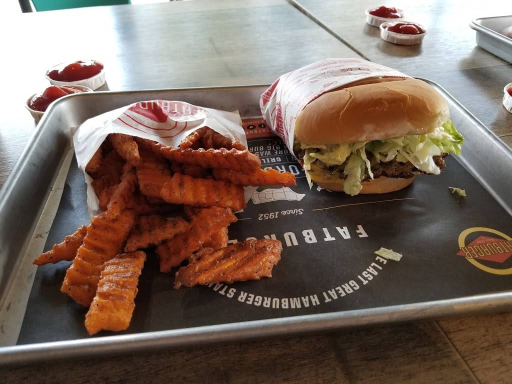 Fatburger | restaurant | 650 N Moorpark Rd, Thousand Oaks, CA 91360, USA | 8053708220 OR +1 805-370-8220