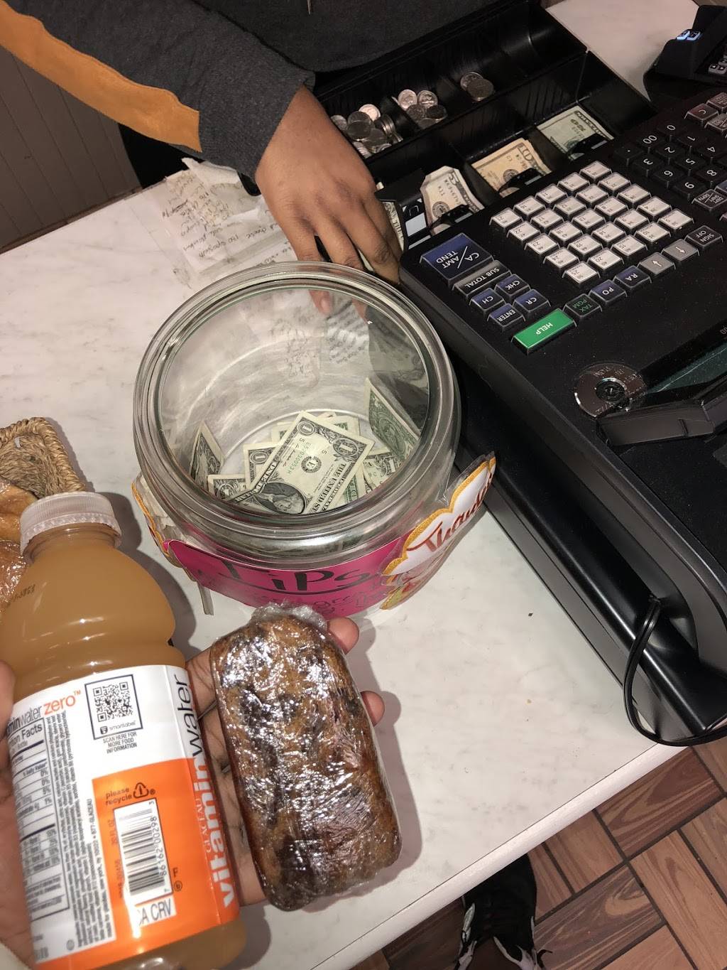 Le Pain Chaud Bakery and Cafe | restaurant | 147 W Penn Ave, Wernersville, PA 19565, USA | 4849877420 OR +1 484-987-7420