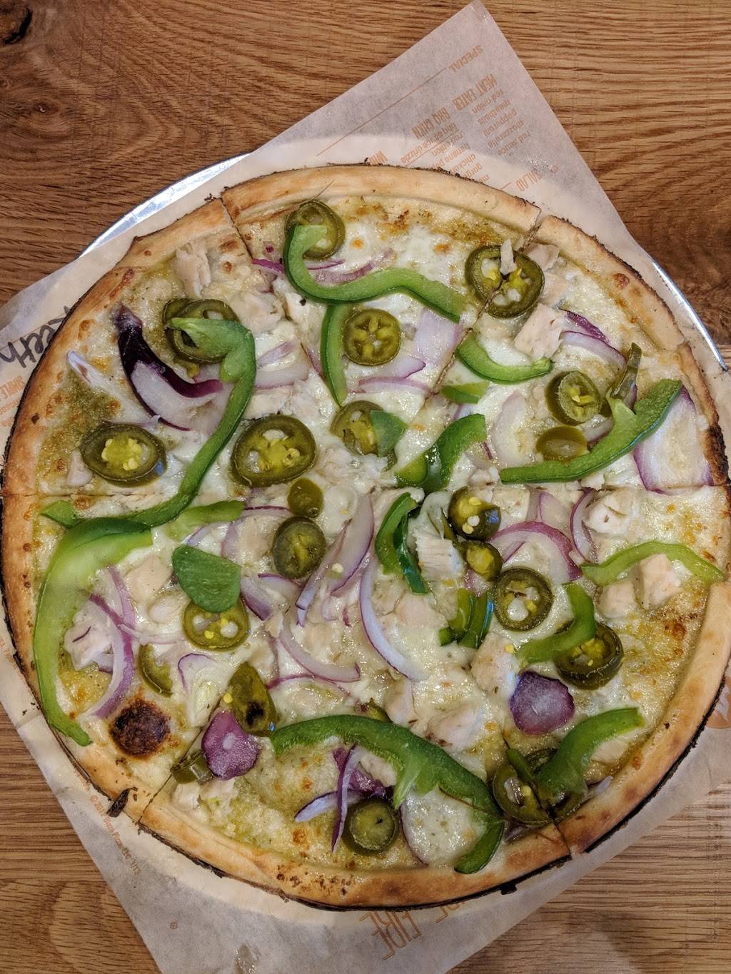 Blaze Pizza | restaurant | 511 S State St, Chicago, IL 60605, USA | 3126839092 OR +1 312-683-9092