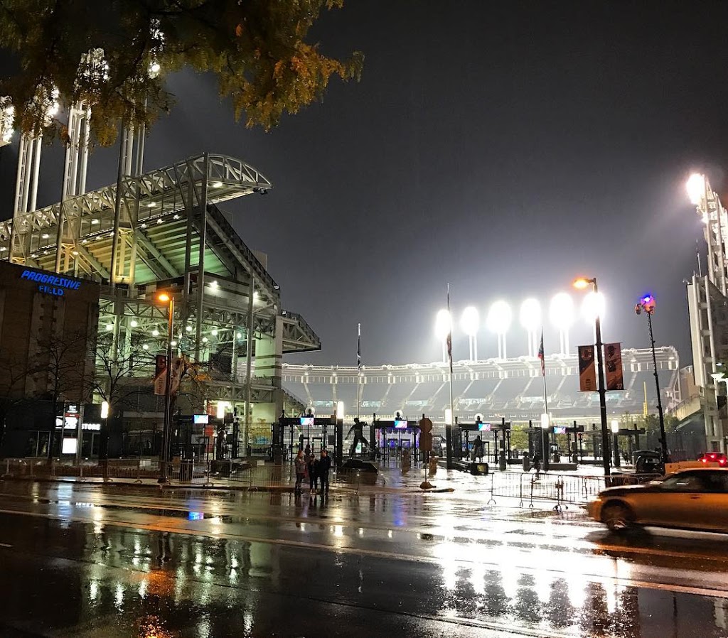 Thirsty Parrot | restaurant | 812 Huron Rd E, Cleveland, OH 44115, USA | 2166853200 OR +1 216-685-3200