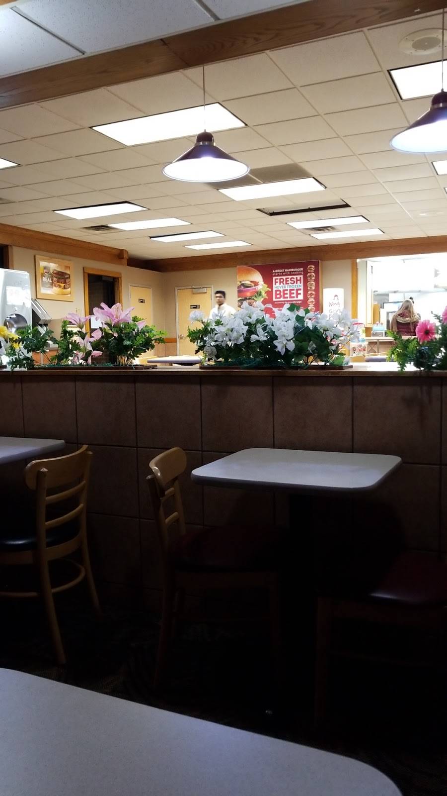 Wendys | restaurant | 3400 Sheridan Rd, Zion, IL 60099, USA | 8477463343 OR +1 847-746-3343