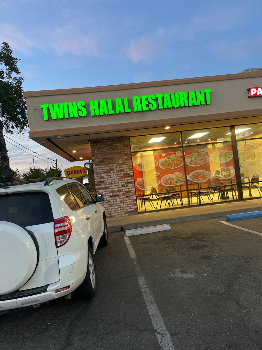 Twins Halal Restaurant | restaurant | 1310 Howe Ave, Sacramento, CA 95825, USA | 2793451354 OR +1 279-345-1354