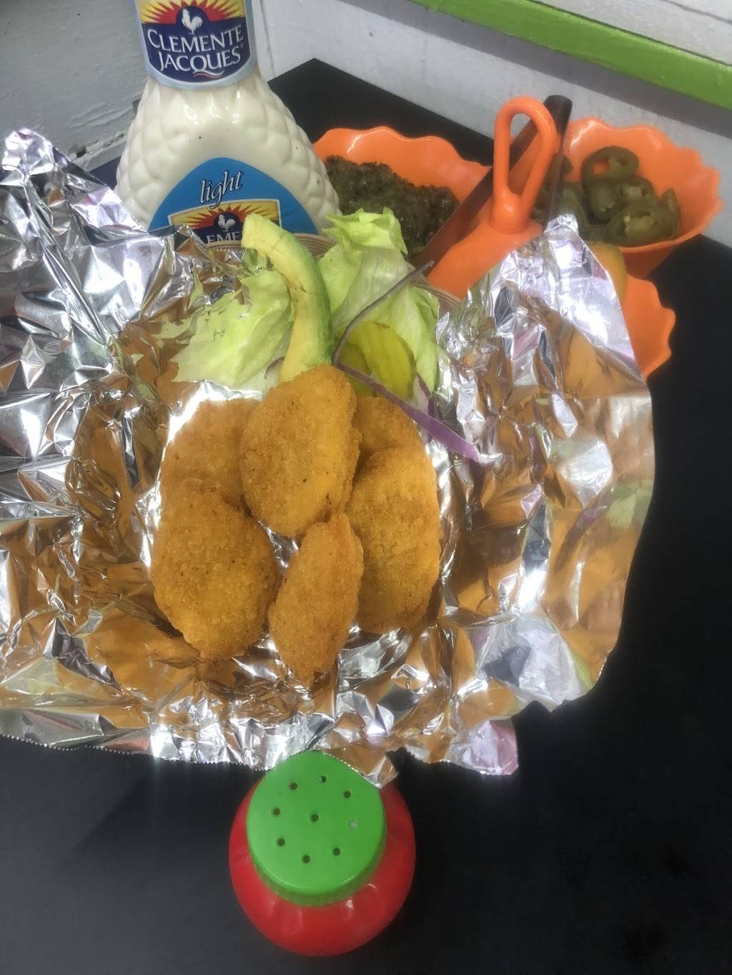 Rudys Burger | restaurant | Llantas mora, Lucio Blanco, 22706 Rosarito, B.C., Mexico | 016647700103 OR +52 664 770 0103